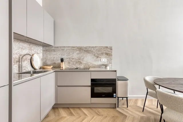 Kitchen, alternative view at Splendom Vondelpark