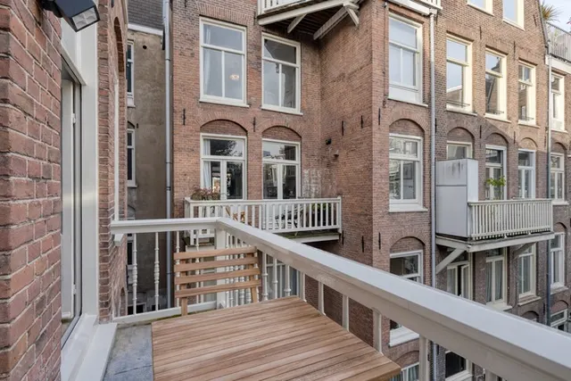 Rear balcony and outdoor dining at Splendom Vondelpark