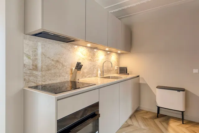 Kitchen side view at Splendom Vondelpark