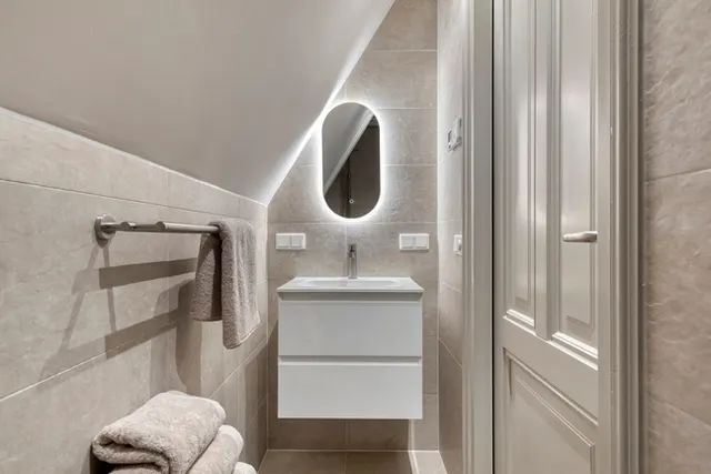 Loft bathroom vanity at Splendom Vondelpark
