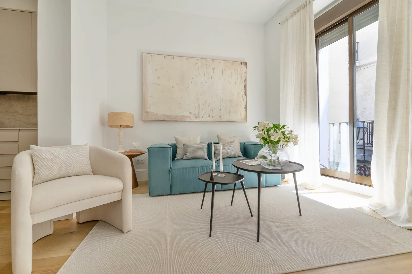 Luxurious 4-Bedroom Apartments